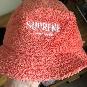 Supreme New York pink velvet bucket hat